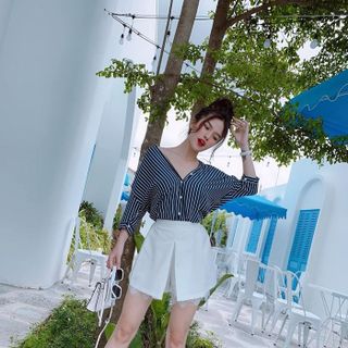 ÁO THUN SỌC CỔ V