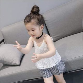 Bộ đồ bé gái áo hai dây quần sooc kẻ