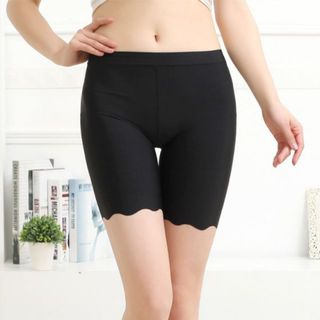 Quần lót đùi mạc trong váy