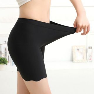 Quần lót đùi mạc trong váy