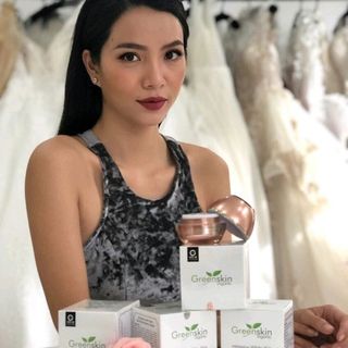 kem trị mụn thâm