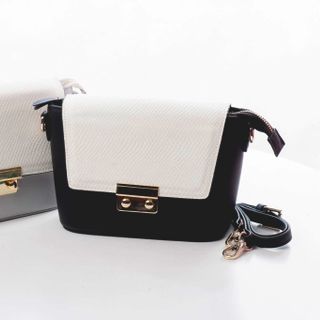 Túi đeo chéo quai da