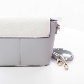 Túi đeo chéo quai da