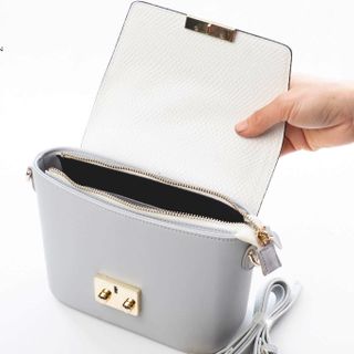 Túi đeo chéo quai da