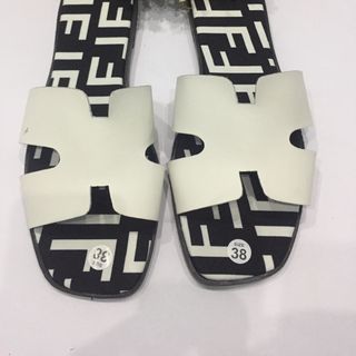 Dép lê đế FENDI quai chữ H
