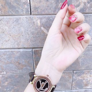 Đồng hồ nữ Louiss Vuitoonb