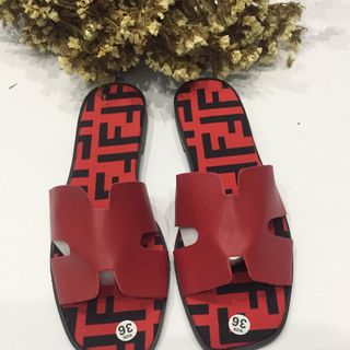 Dép lê đế FENDI quai chữ H
