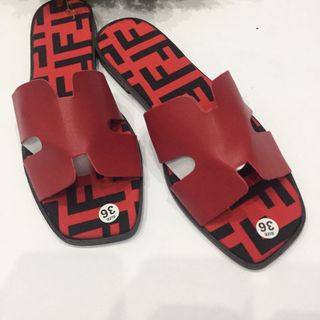 Dép lê đế FENDI quai chữ H