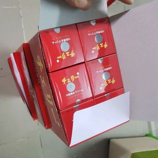 kem hoa anh đào nhật bản