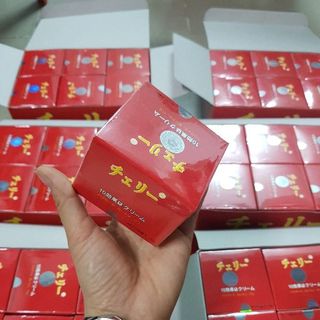 kem hoa anh đào nhật bản