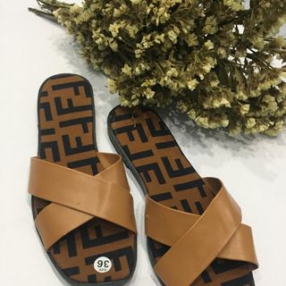 Dép lê đế Fendi quai chéo