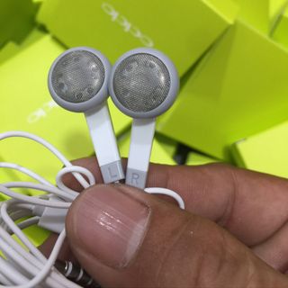 Tai nghe oppo 01