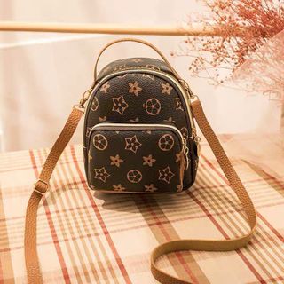 Balo đeo chéo họa tiết GC