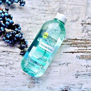 TẨY TRANG GARNIER MÀU XANH DƯƠNG DÀNH CHO DA DẦU DA MỤN