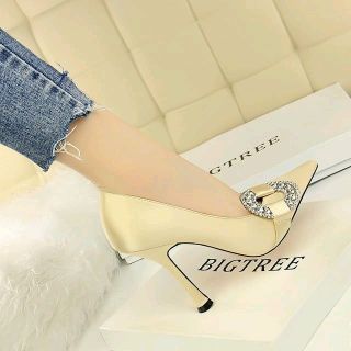 Giày cao gót đính đá mũi