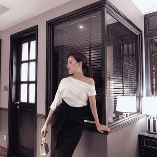 Set váy đen Áo trắng lệch vai