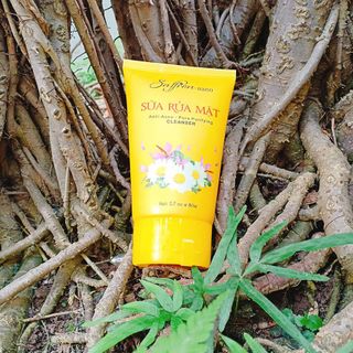 Sữa Rửa Mặt Cho Da Dầu Saffron Nano