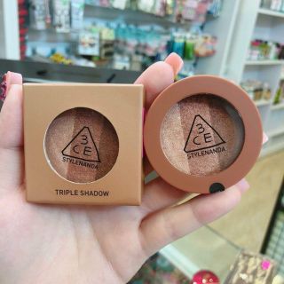 Phấn mắt MOOD RECIPE TRIPLE SHADOW SWOON