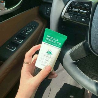 Kem Chống Nắng Some By Mi Trucica Mineral 100 Calming Suncream