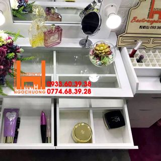 Bàn trang điểm gương led