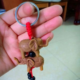 móc khoá hình con voi