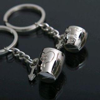 móc khóa cặp đôi giá sỉ 16k 1 cặp 2 cái khuyến mãi kèm 1 dây đỏ đeo tay kèm mặt đủ mẫu