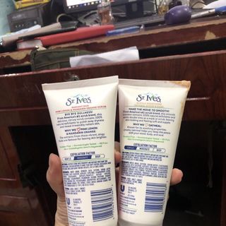 Sữa Rửa Mặt Tẩy Tế Bào Chết StIves