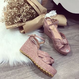 Giày sandal xuồng coi