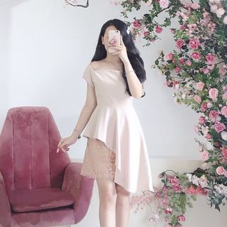 Đầm cổ u sẽ cách điệu