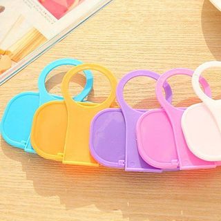 Giá Đỡ Điện Thoại Khi Sạc Pin