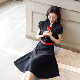 Đầm Cổ Trụ V Cánh Tiên Xòe