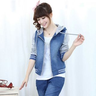 Áo Khoác Jean Thể Thao Viền Có Nón