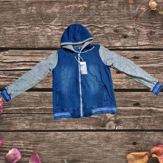 Áo Khoác Jean Thể Thao Viền Có Nón