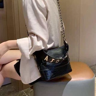 Túi đeo chéo chất da cao cấp AJIODR