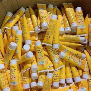 Sửa rửa mặt Collagen