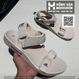 Hồng Vận - nhà tổng buôn sỉ giày dép giá siêu hấp dẫn