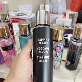 Xịt thơm victoria giá sỉ giá bán buôn rẻ nhất Sài Gòn