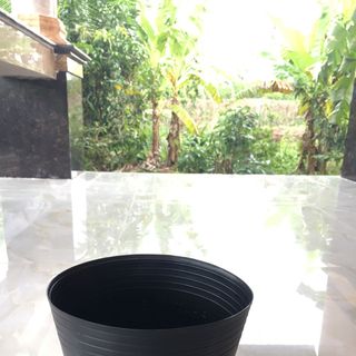Chậu nhựa đen C6