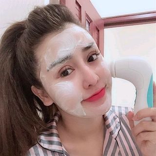Máy rửa mặt Nhật Bản