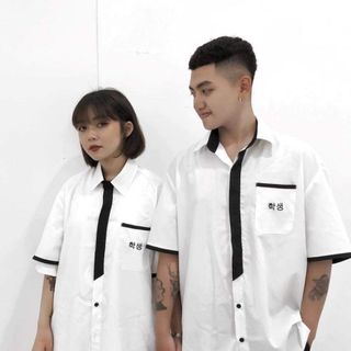 Sơ mi trắng tay lỡ chữ hàn viền đen form unisex