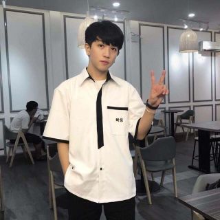 Sơ mi trắng tay lỡ chữ hàn viền đen form unisex