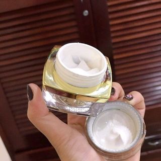 KEM DƯỠNG TRẮNG DA MỜ THÂM