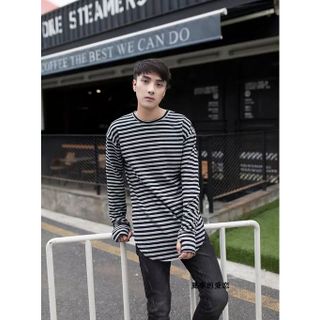 Áo Longtee xỏ ngón Đen/Trắng