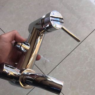 Sen tắm đứng NL 1026