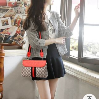 Túi đeo chéo nữ họa tiết Golden