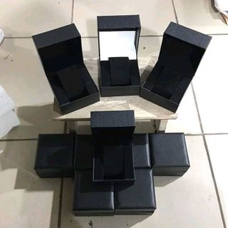 hộp đựng đồng hồ