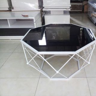 Bàn Kim cương mặt kính
