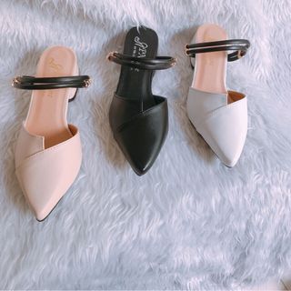 Dép mang nhiều kiểu