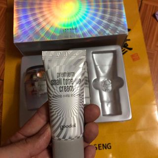 Set kem ốc sên dưỡng trắng da GOODAL Premium Snail Tone Up Cream