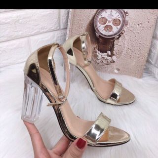 Giày sandal gót trụ